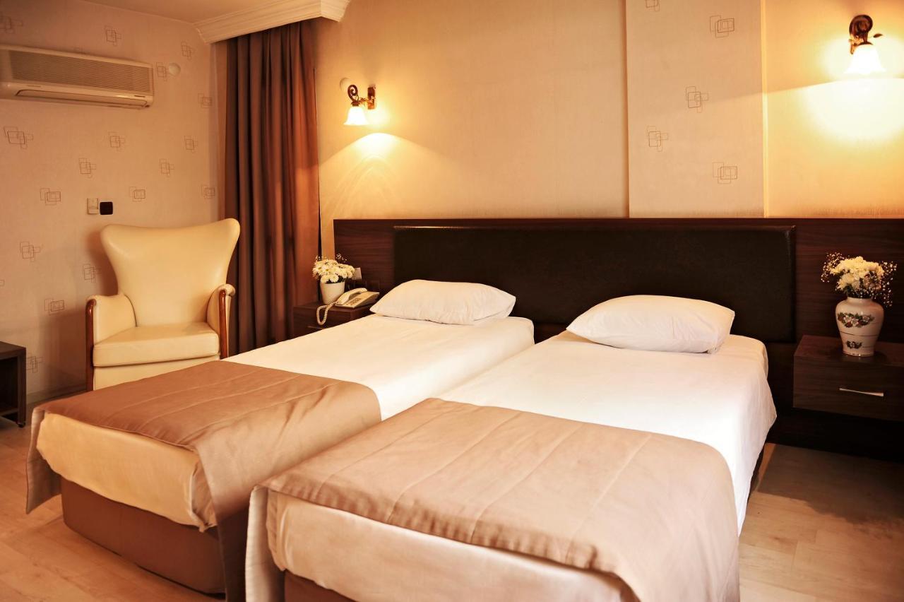 Uestuen Hotel Alsancak Esmirna Exterior foto